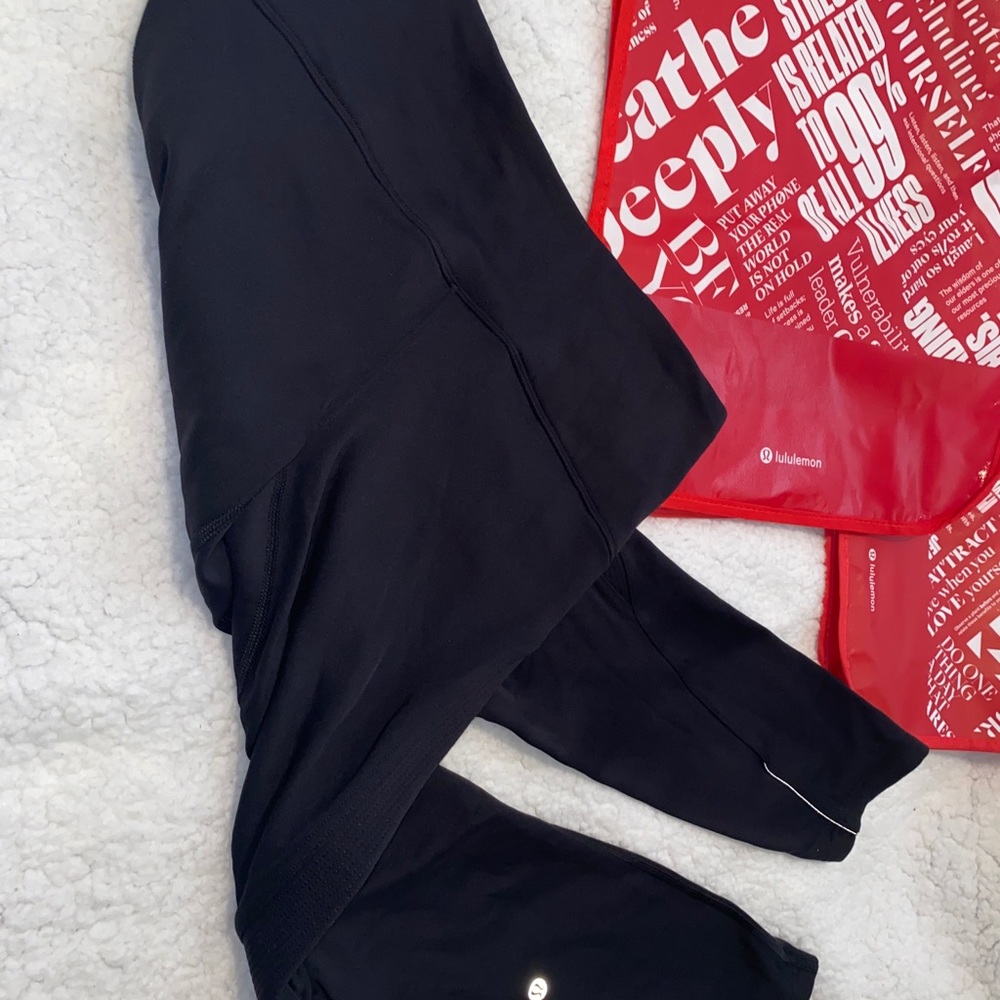 Lululemon Fast as Fleece Leggings Black. Sz 8 - Picture 8 of 14